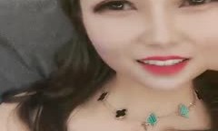 高gao颜值美少.妇51黑料新片！【🔞是雅雅】大黑牛自[zi]慰，拨开内裤掰穴开裆网袜震动呻吟娇喘，很是诱惑喜欢不要错过