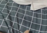 夫妻与外卖结下不解之缘 一天之内四个外卖员宠幸过你老婆 一次野外草地 一次3.P 绿帽老公就在旁边偷看