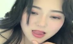 女神级别的超高gao颜值美少.妇 脱.光光了自[zi]慰出水给你看个够 胸部虽然有点下垂了 但依然有不错的手感 少.妇控福音