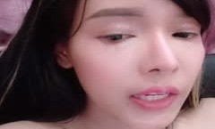 高gao颜值🔞骚/女主播 性.感烈唇，高挑的五官肉rou棒插小[xiao]穴，淫ying荡地棒棒插完放嘴里含了起来，真骚啊！