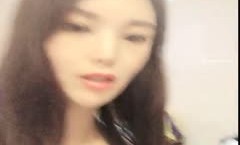 某收费网站流出88元VIP福利视频-极品长发气质美.女答谢粉丝随机挑选男粉丝酒jiu店啪pa啪,一身性.感睡衣装,欲罢不能狠狠爆插!