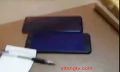 剧情演绎正在上班的职业装气质美.女主管被前来视察工作的领导上前摸胸,按在办公桌上掀开短信后插啪pa啪,干的激烈!