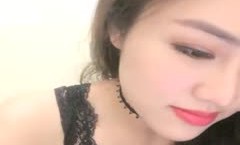 高gao颜值御姐情趣装吊带丝袜自[zi]慰大秀，振动棒抽[chou]插道具假屌骑乘自摸，很是诱惑喜欢不要错过