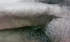 风骚的黑丝御姐露脸自己抠逼好刺激，浪lang叫不止表情好骚，给大哥口交大鸡.巴舔tian蛋蛋，让大哥爆.草抽[chou]插直接内/射