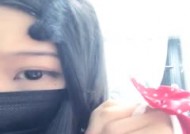 丰乳肥臀妹mei子圣诞兔女郎情趣装诱惑，性.感红色网袜骑坐按an摩器，晃动大屁股震动大声非常诱人