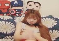 高gao颜值清.纯漂亮小嫩neng妹mei身shen材还挺丰满揉奶掰开小[xiao]穴给狼友看十分诱人