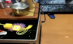 51黑料新片！【🔞学生妹mei最爱大叔】土豪哥砸重金买手机包包和衣服，拿下漂亮大二学生妹mei，身shen材苗条颜值青春，听话水多青春的肉体最需要大叔的调教