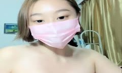 高gao颜值短发坚挺奶子妹mei子诱惑秀露奶扭动身体尖尖奶子露逼刮毛很是诱惑喜欢不要错过