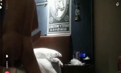 微信付款1600元约🔞操cao见过几次面的气质美少.妇酒jiu店啪pa啪,好不容易约出来进屋就被扒光开🔞操cao,高难度姿势狂干,毛真旺.国语!