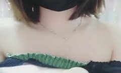 苗条身shen材短发妹mei子道具自[zi]慰酸奶抹屁股跳.蛋塞逼逼再用玻璃黄瓜抽[chou]插很是诱惑不要错过