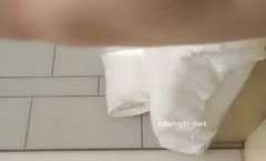 高gao颜值高质量的女神 穿的白色衣服淡蓝色的紧身牛仔裤 小仙女啊 开始就忍不住脱裤子 叫床声也是一个亮点