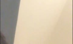 刚开苞没多久的清.纯水嫩美.女前几天刚被男友🔞操cao过又被带到酒jiu店进屋就扒掉奶罩吃咪咪,无-毛小鲍鱼干的捂着嘴叫!