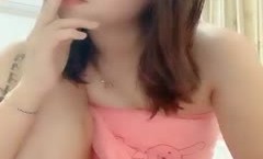清.纯漂亮小嫩neng妹mei美.女主播直播秀戴着兔耳朵搔首弄姿胸型不错小[xiao]穴漂亮很是诱人